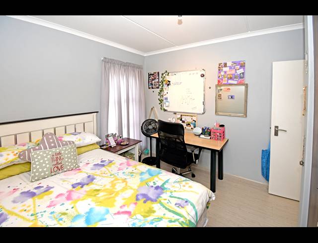 3 BEDROOM APARTMENT FOR SALE IN SUNNINGHILL